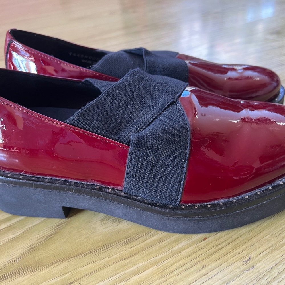 Bos. & Co. Women Size 39 / US 8 Bordo Patent  Waterproof Fancy Loafers Slip On